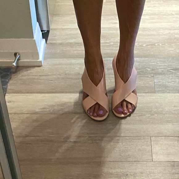 Light pink ladies sandals - Picture 2 of 5